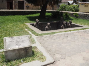 Catedral Anglicana Iglesia de Cristo-Antiguo mercado de esclavos de Zanzíbar