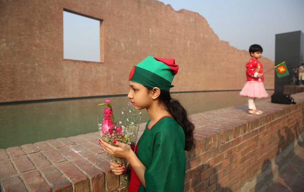 Día de los Intelectuales Martirizados en 2019. Photos: Mahmud Hossain Opu/Dhaka Tribune. https://www.dhakatribune.com/image-gallery/2019/12/14/in-pictures-nation-observes-martyred-intellectuals-day