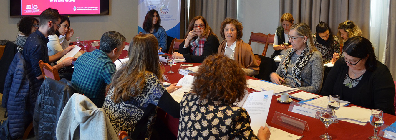 En este momento estás viendo DERECHOS HUMANOS DE LAS MUJERES E IGUALDAD DE GÉNERO