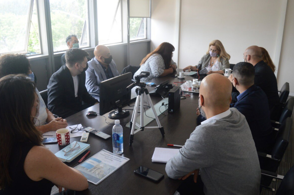 En este momento estás viendo La Directora del CIPDH se reunió con funcionarios bonaerenses por la prevención de grooming