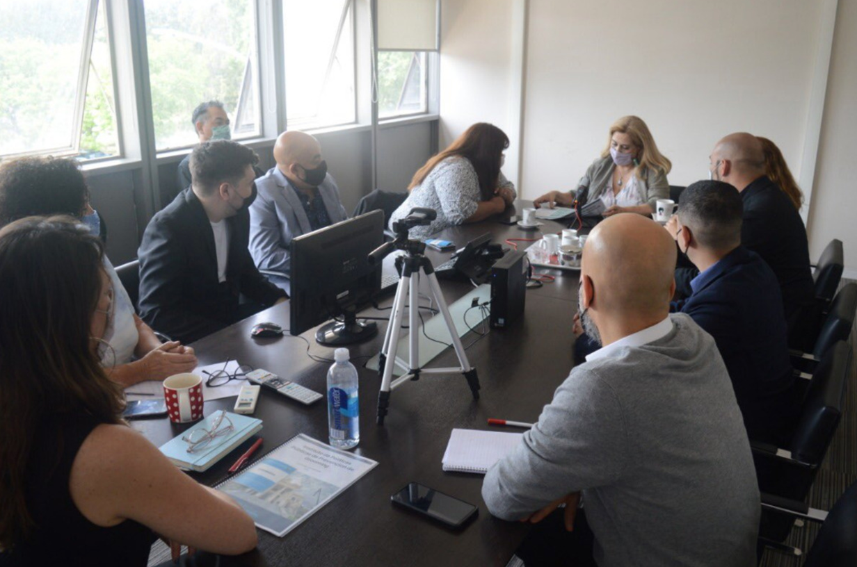 En este momento estás viendo La Directora del CIPDH-UNESCO se reunió con funcionarios bonaerenses por la prevención de grooming